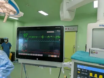 Patient Heartbeat Monitoring Equipment